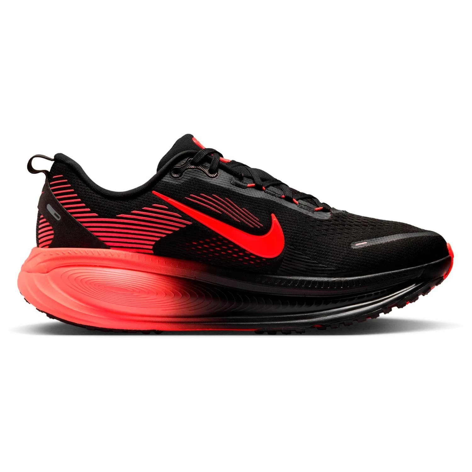 Маратонки Nike Vomero 18 Running Shoes - Black / Bright Crimson / University Red