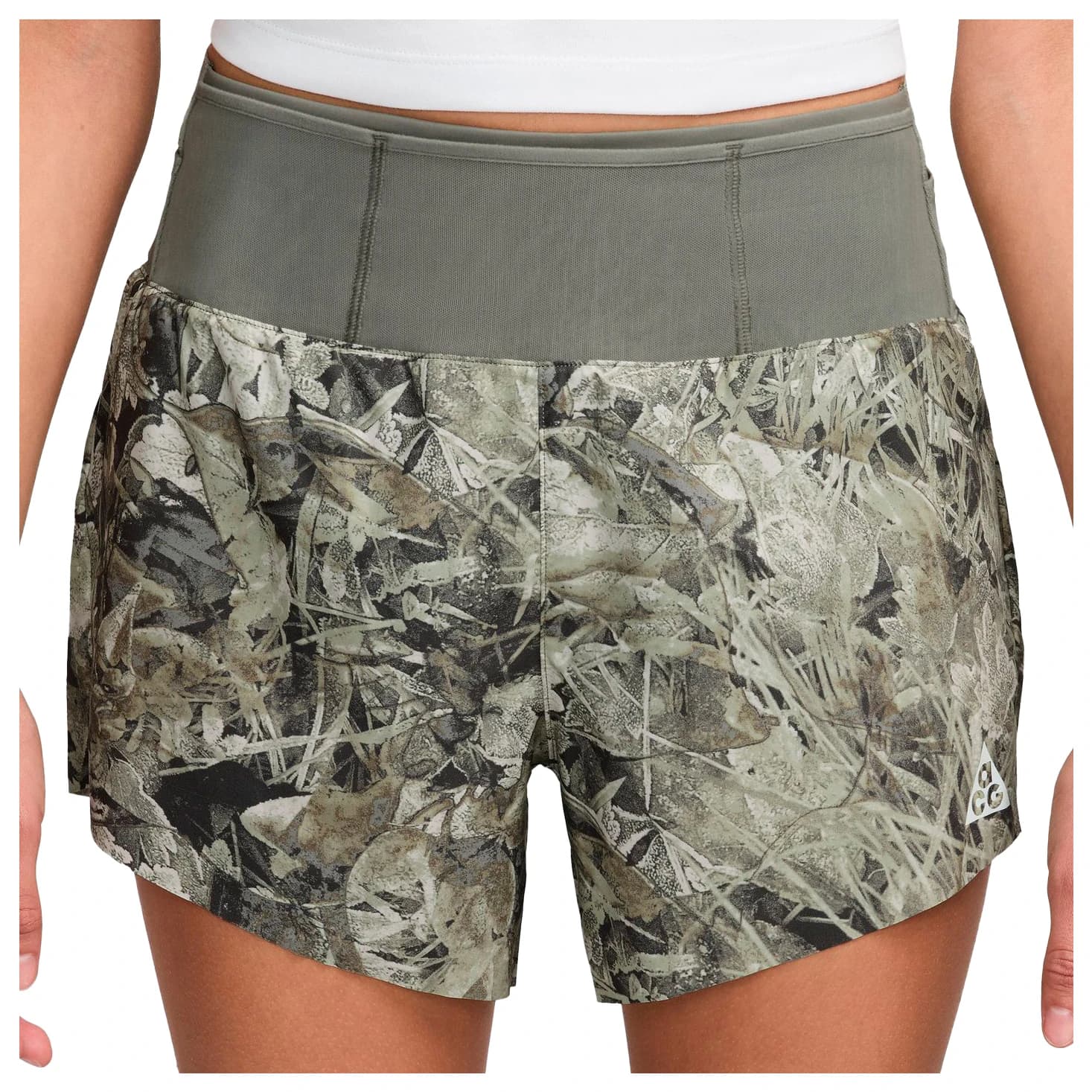 Дамски шорти за бягане Nike Women's ACG Trail DF Mid Rise Brief 4'' Shorts AOP Running shorts - Sequoia / Summit White