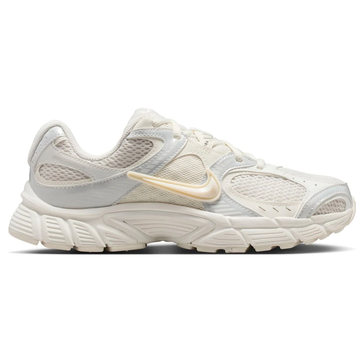 Дамски маратонки Nike Women's V5 RNR Sneakers - Phantom / Phantom / Sail / Metallic Summit White