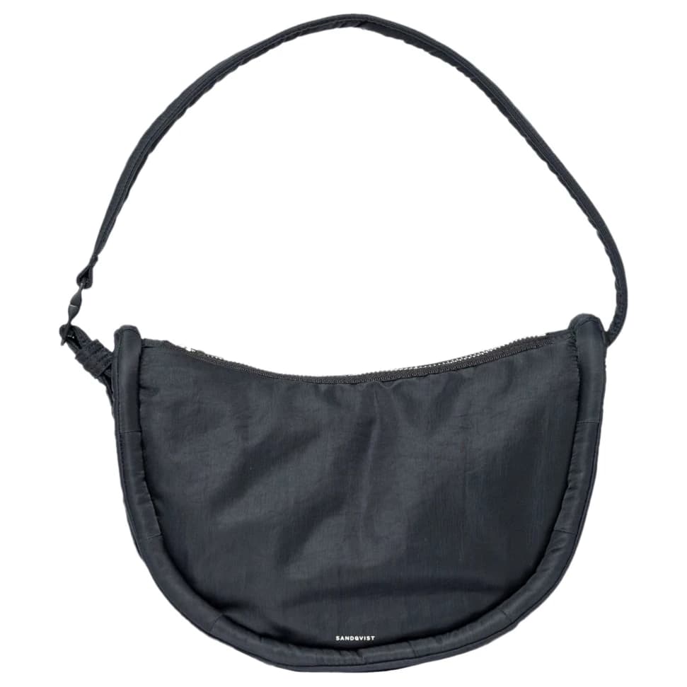 Чанта за рамо Sandqvist Curve Halfmoon Bag Mini Shoulder bag - Black