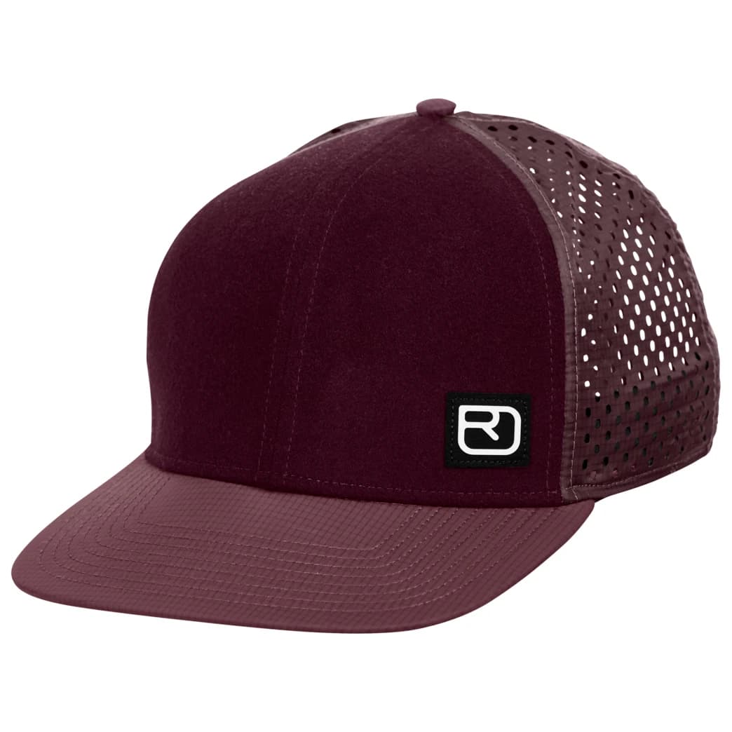 Шапка с козирка Ortovox Logo Air Trucker Cap - Chestnut