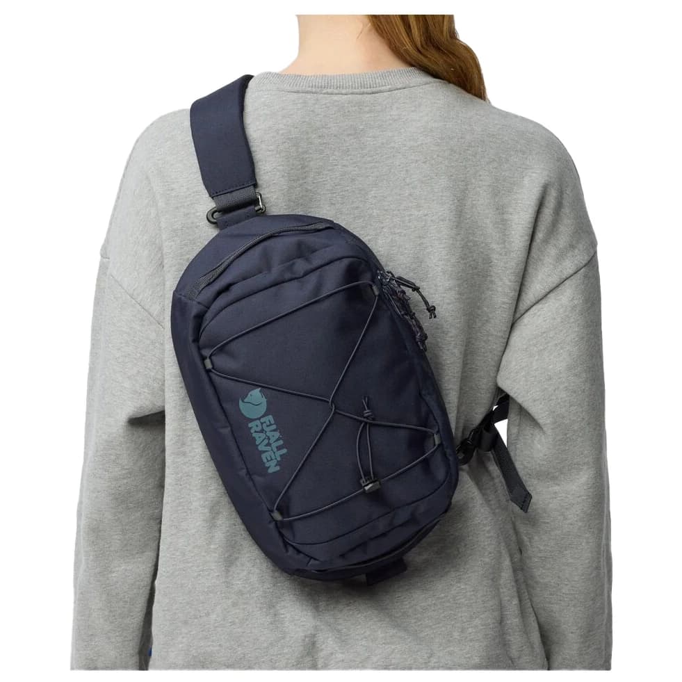Чанта за рамо Fjällräven Skule Sling 6 Shoulder bag - Navy
